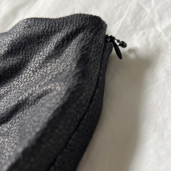 Black mini skirt - Picture 3 of 5